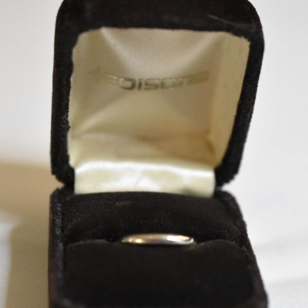 Vintage 70's 14K White Gold Artcarved Band In Original Box Size 5 Unisex Ring